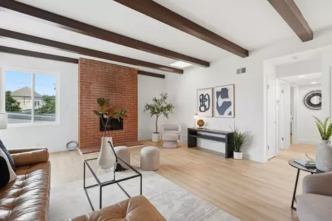 Living - 1409 Oxford St 5, Berkeley, CA 94709 photo 2 of 4
