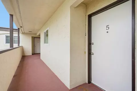 Entry Way - 1409 Oxford St 5, Berkeley, CA 94709 photo 4 of 4