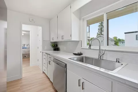 Kitchen - 1409 Oxford St 5, Berkeley, CA 94709 photo 3 of 3