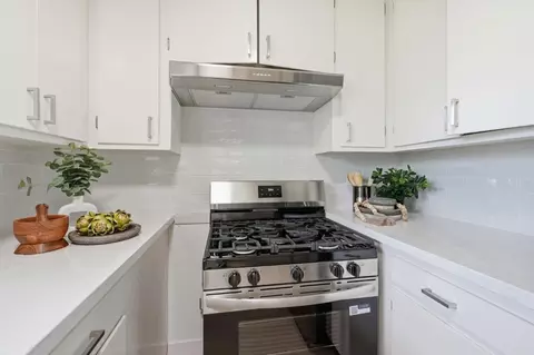 Kitchen - 1409 Oxford St 5, Berkeley, CA 94709 photo 2 of 3