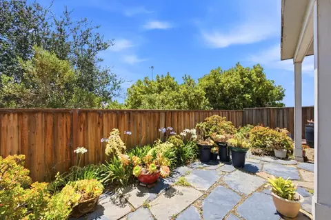 Exterior - 522 Seacliff Pl, Richmond, CA 94801 photo 3 of 4