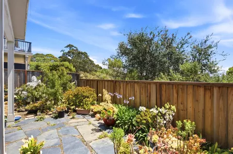 Exterior - 522 Seacliff Pl, Richmond, CA 94801 photo 2 of 4