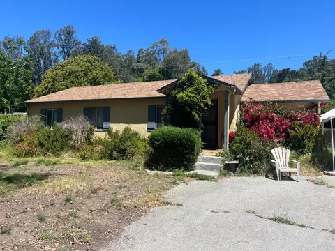 910 Carr Ave, Aromas, CA 95004