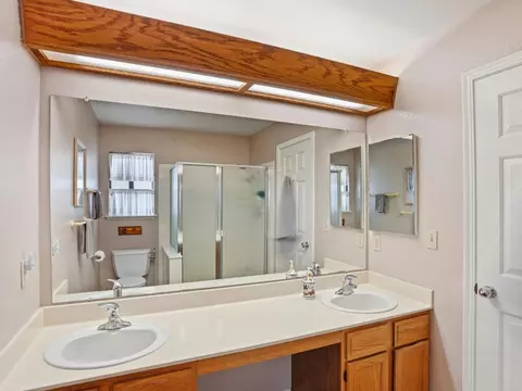Bath - 231 Breezewalk Dr, Vallejo, CA 94591 photo 3 of 5