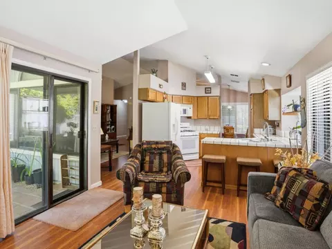 Living - 231 Breezewalk Dr, Vallejo, CA 94591 photo 6 of 6