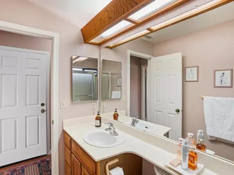 Bath - 231 Breezewalk Dr, Vallejo, CA 94591 photo 4 of 5