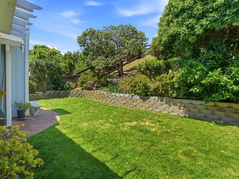 Exterior - 231 Breezewalk Dr, Vallejo, CA 94591 photo 7 of 11