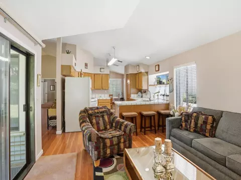Living - 231 Breezewalk Dr, Vallejo, CA 94591 photo 5 of 6