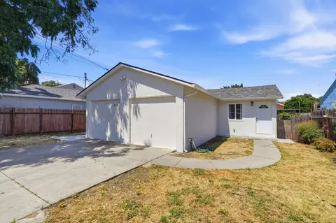 2369 Oakwood Dr, East Palo Alto, CA 94303