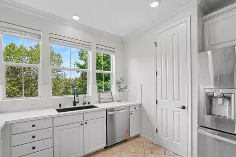 Kitchen - 1357 Merry Loop, Milpitas, CA 95035 photo 6 of 8