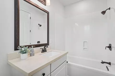 Bath - 1357 Merry Loop, Milpitas, CA 95035 photo 4 of 8