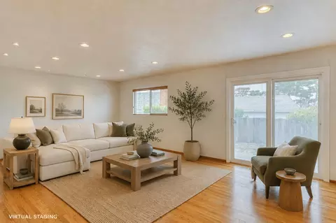 Living - 476 Larson Ct, Marina, CA 93933 photo 2 of 7