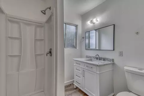 Bath - 476 Larson Ct, Marina, CA 93933 photo 1 of 2