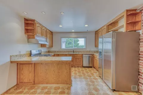 Kitchen - 476 Larson Ct, Marina, CA 93933 photo 2 of 4