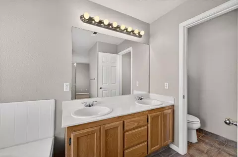 Bath - 1185 Raven Ct, Salinas, CA 93905 photo 4 of 5