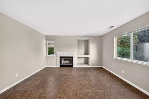 Living - 1185 Raven Ct, Salinas, CA 93905 photo 5 of 6