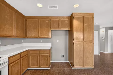 Kitchen - 1185 Raven Ct, Salinas, CA 93905 photo 4 of 5