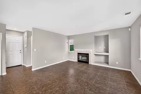 Living - 1185 Raven Ct, Salinas, CA 93905 photo 4 of 6