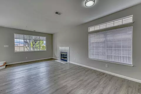 Living - 1920 Constitution Blvd 24, Salinas, CA 93905 photo 6 of 10