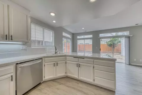 Kitchen - 1920 Constitution Blvd 24, Salinas, CA 93905 photo 3 of 3