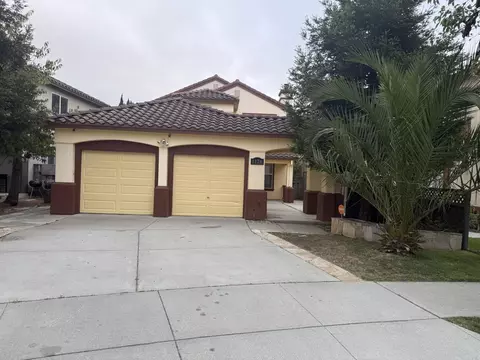 1176 Cobblestone St, Salinas, CA 93905