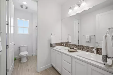 Bath - 19217 Eagle View Dr, Morgan Hill, CA 95037 photo 3 of 6