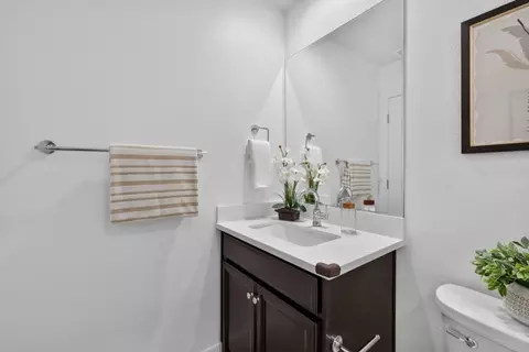 Bath - 1718 Hazelnut Ln, Milpitas, CA 95035 photo 3 of 4