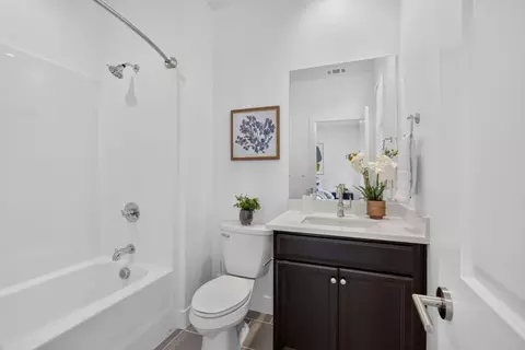 Bath - 1718 Hazelnut Ln, Milpitas, CA 95035 photo 2 of 4