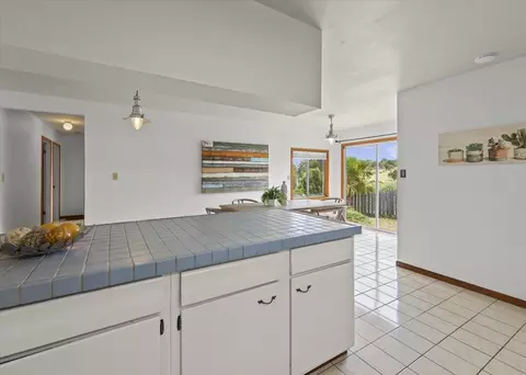Kitchen - 807 Tierra Alta St, Moss Beach, CA 94038 photo 4 of 4