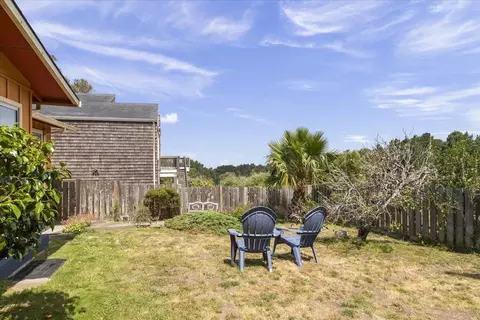 Exterior - 807 Tierra Alta St, Moss Beach, CA 94038 photo 2 of 3