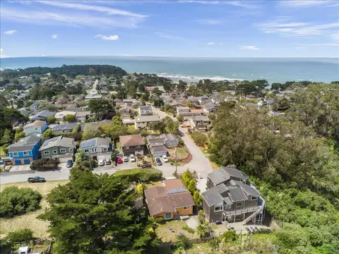 807 Tierra Alta St, Moss Beach, CA 94038