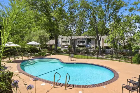 102 Lancewood Pl, Los Gatos, CA 95032