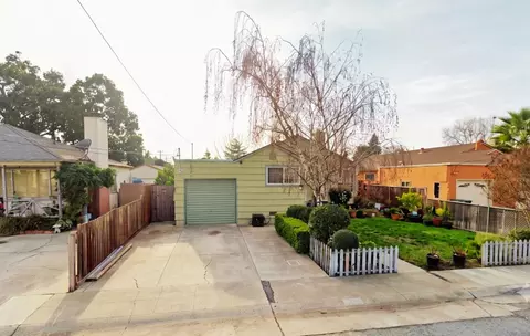 27 Prague St, San Mateo, CA 94401