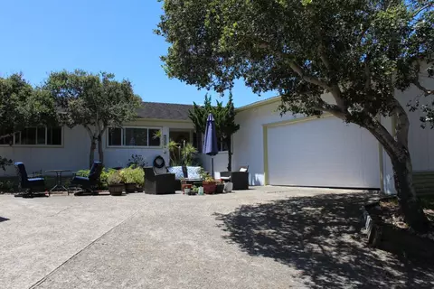 15480 Oak Hills Dr, Salinas, CA 93907