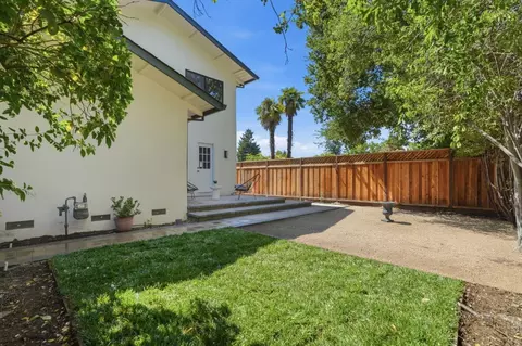 Exterior - 400 Patrick Way, Los Altos, CA 94022 photo 7 of 8