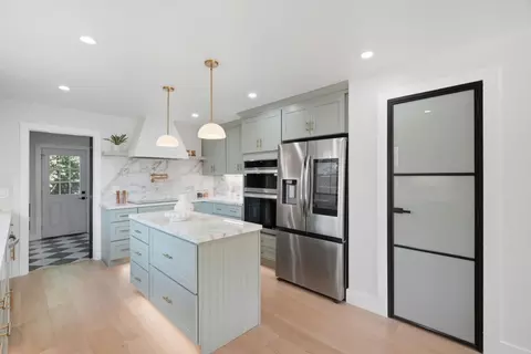 Kitchen - 400 Patrick Way, Los Altos, CA 94022 photo 2 of 4