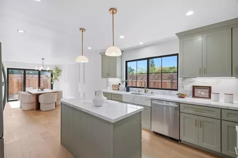 Kitchen - 400 Patrick Way, Los Altos, CA 94022 photo 4 of 4