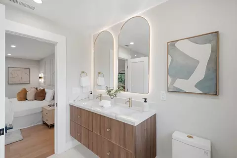 Bath - 400 Patrick Way, Los Altos, CA 94022 photo 6 of 6
