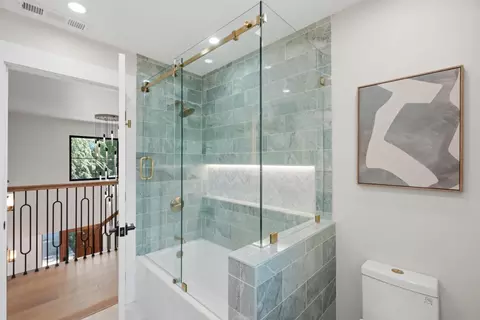 Bath - 400 Patrick Way, Los Altos, CA 94022 photo 1 of 6