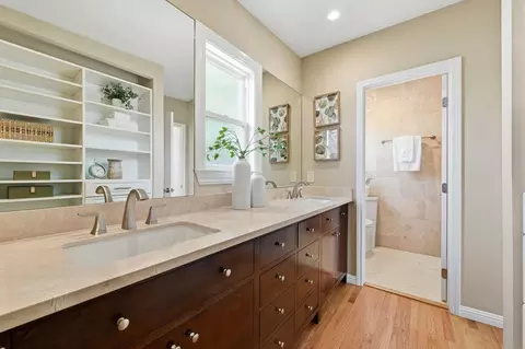 Bath - 201 Thompson Sq, Mountain View, CA 94043 photo 1 of 5