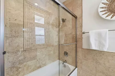 Bath - 201 Thompson Sq, Mountain View, CA 94043 photo 3 of 5