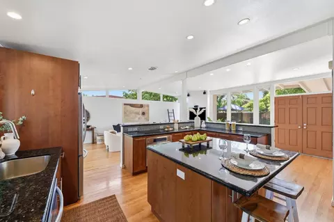 Kitchen - 201 Thompson Sq, Mountain View, CA 94043 photo 4 of 6