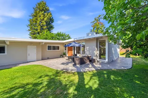 Exterior - 201 Thompson Sq, Mountain View, CA 94043 photo 6 of 9