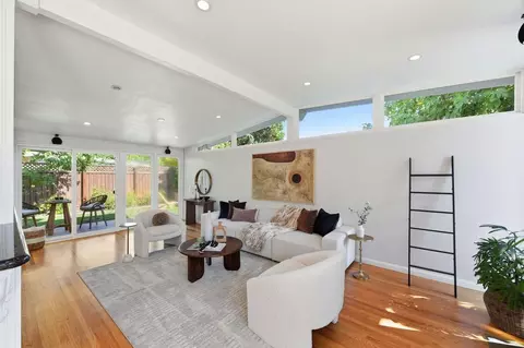 Living - 201 Thompson Sq, Mountain View, CA 94043 photo 2 of 4