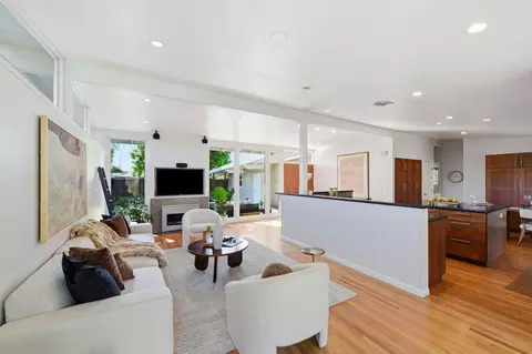 Living - 201 Thompson Sq, Mountain View, CA 94043 photo 1 of 4