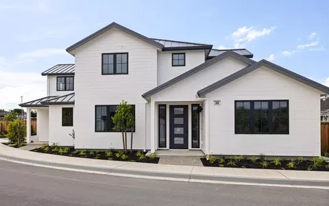 568 Creekside Ct, Half Moon Bay, CA 94019