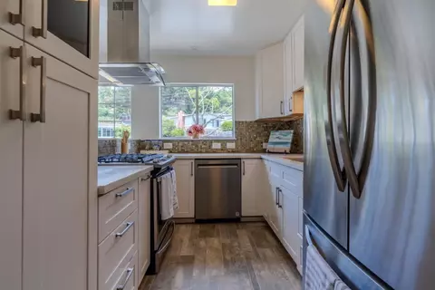 Kitchen - 1287 Alicante Dr, Pacifica, CA 94044 photo 2 of 4