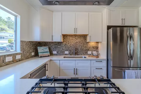 Kitchen - 1287 Alicante Dr, Pacifica, CA 94044 photo 1 of 4
