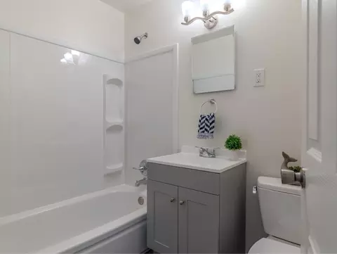 Bath - 1287 Alicante Dr, Pacifica, CA 94044 photo 1 of 3