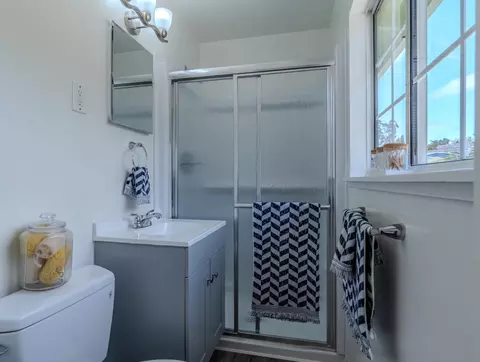 Bath - 1287 Alicante Dr, Pacifica, CA 94044 photo 2 of 3